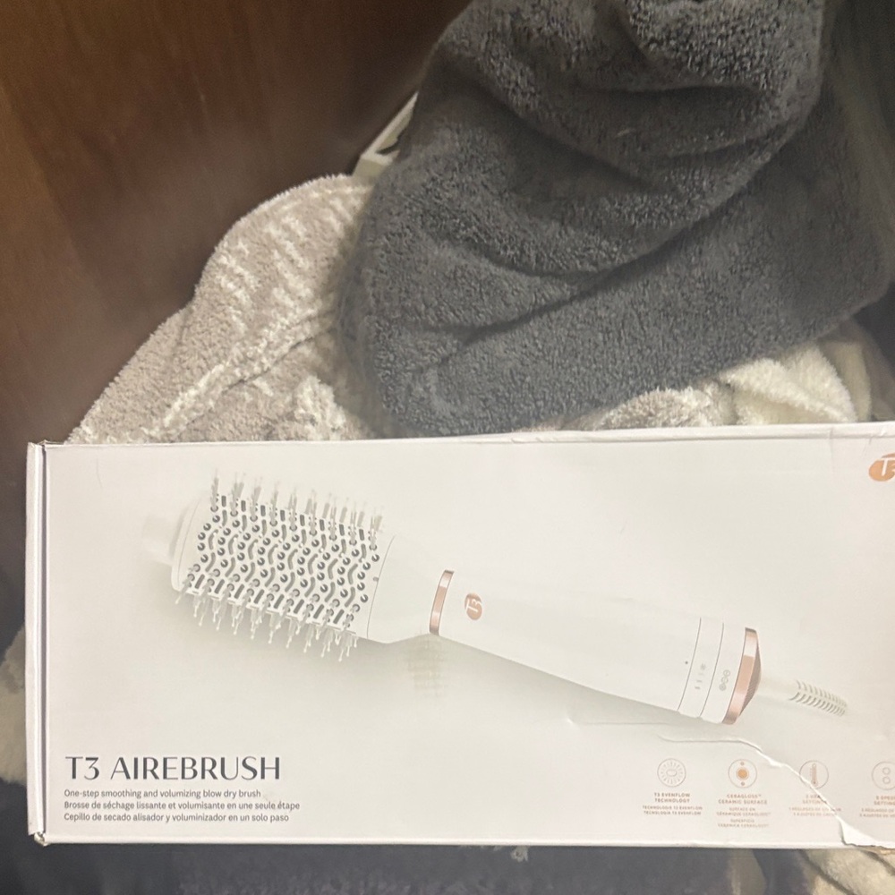 T3 AireBrush in White and Rose Gold